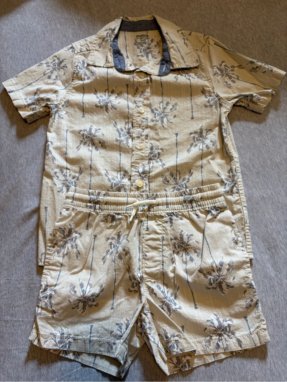 OshKosh B'gosh Boys 5/6 Matching Set Beige Palm Print Button Up Shirt and Shorts